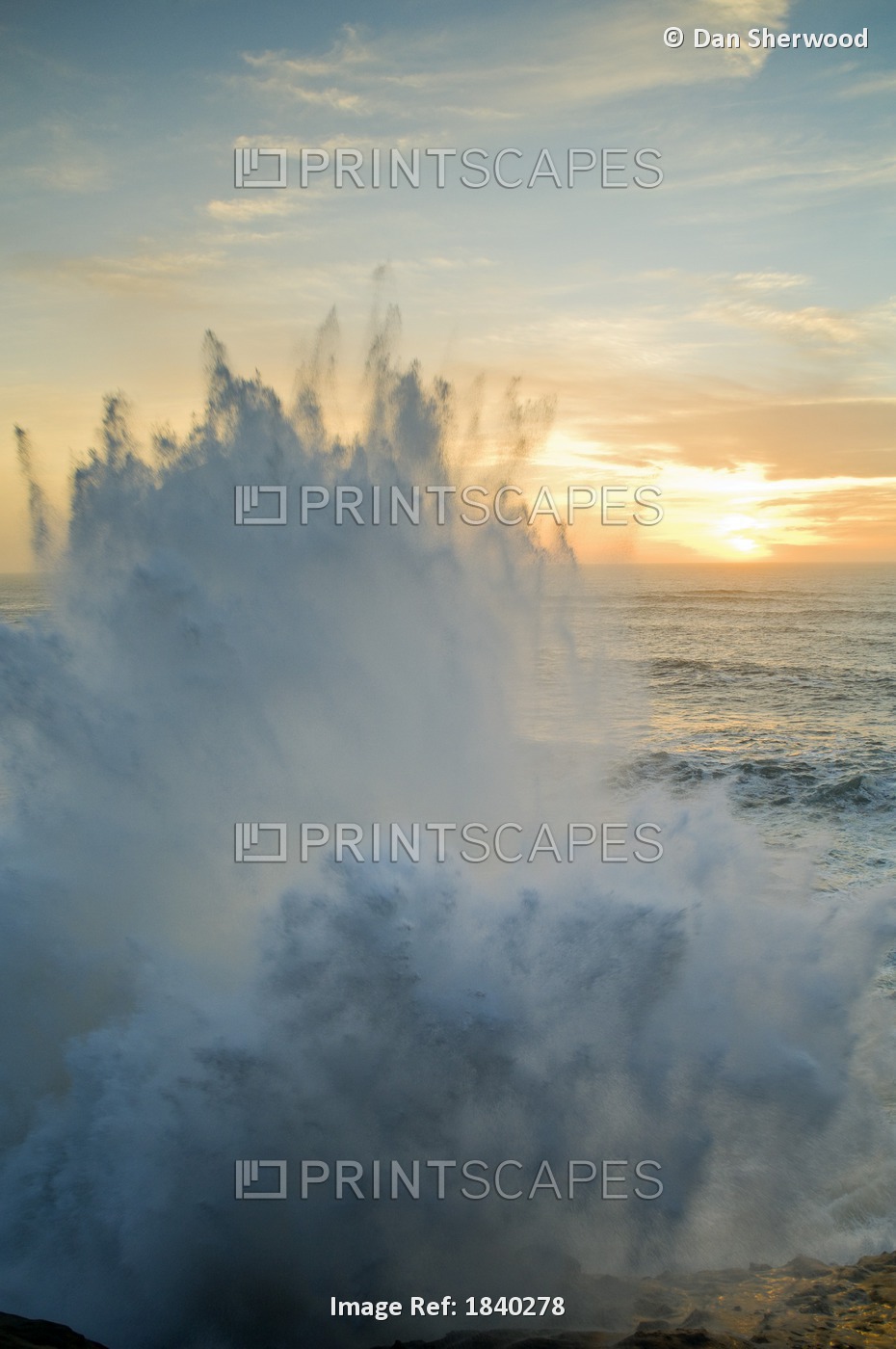 Crashing Wave, Cape Kiwanda, Oregon, Usa