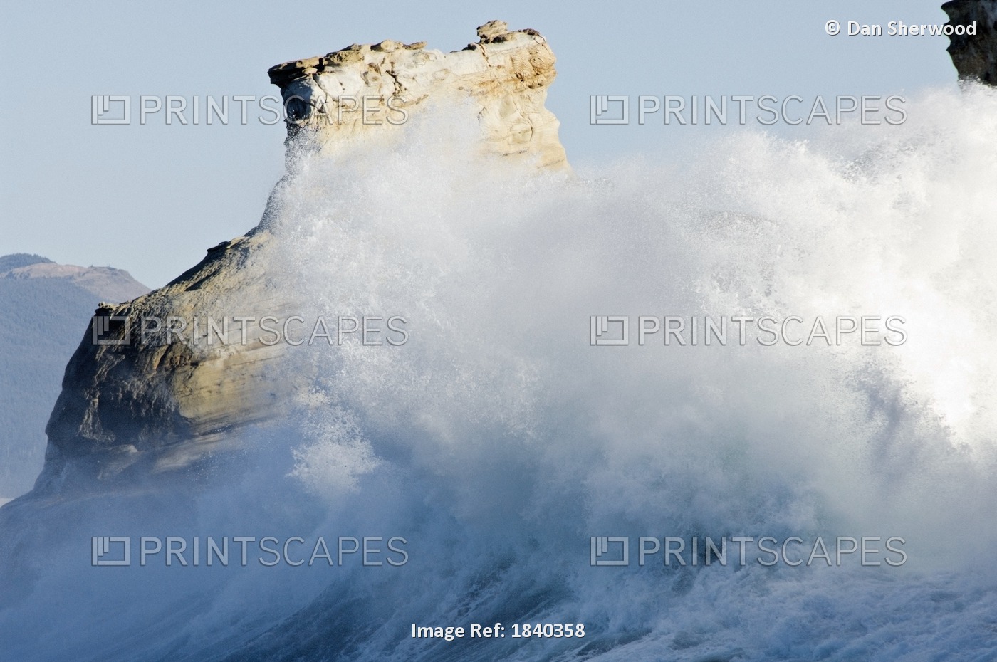 Crashing Waves, Cape Kiwanda, Pacific City, Oregon, Usa